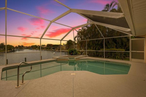 Pet Friendly Paradise with Heated Pool & Spa - Villa Tropic Holiday - Cape Coral